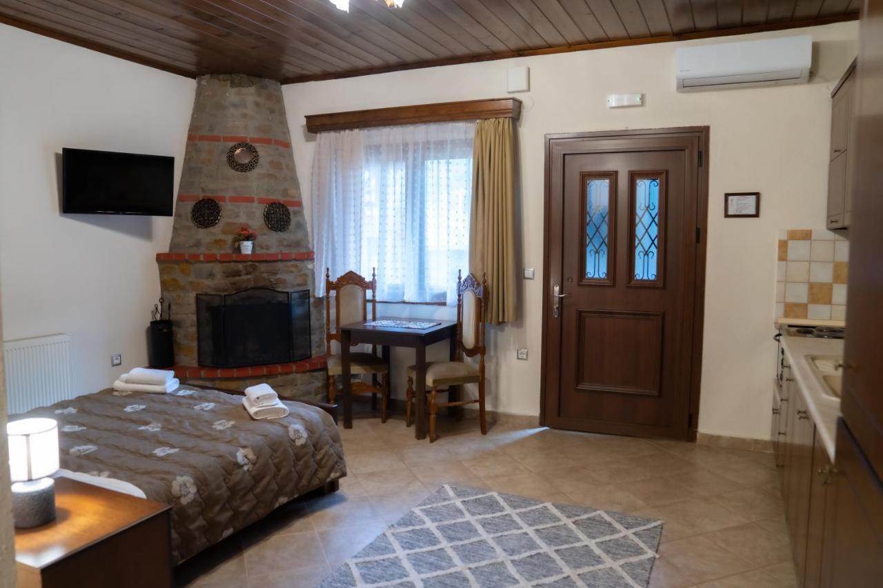 Παραδοσιακός Ξενώνας Ραχάτι Órma エクステリア 写真